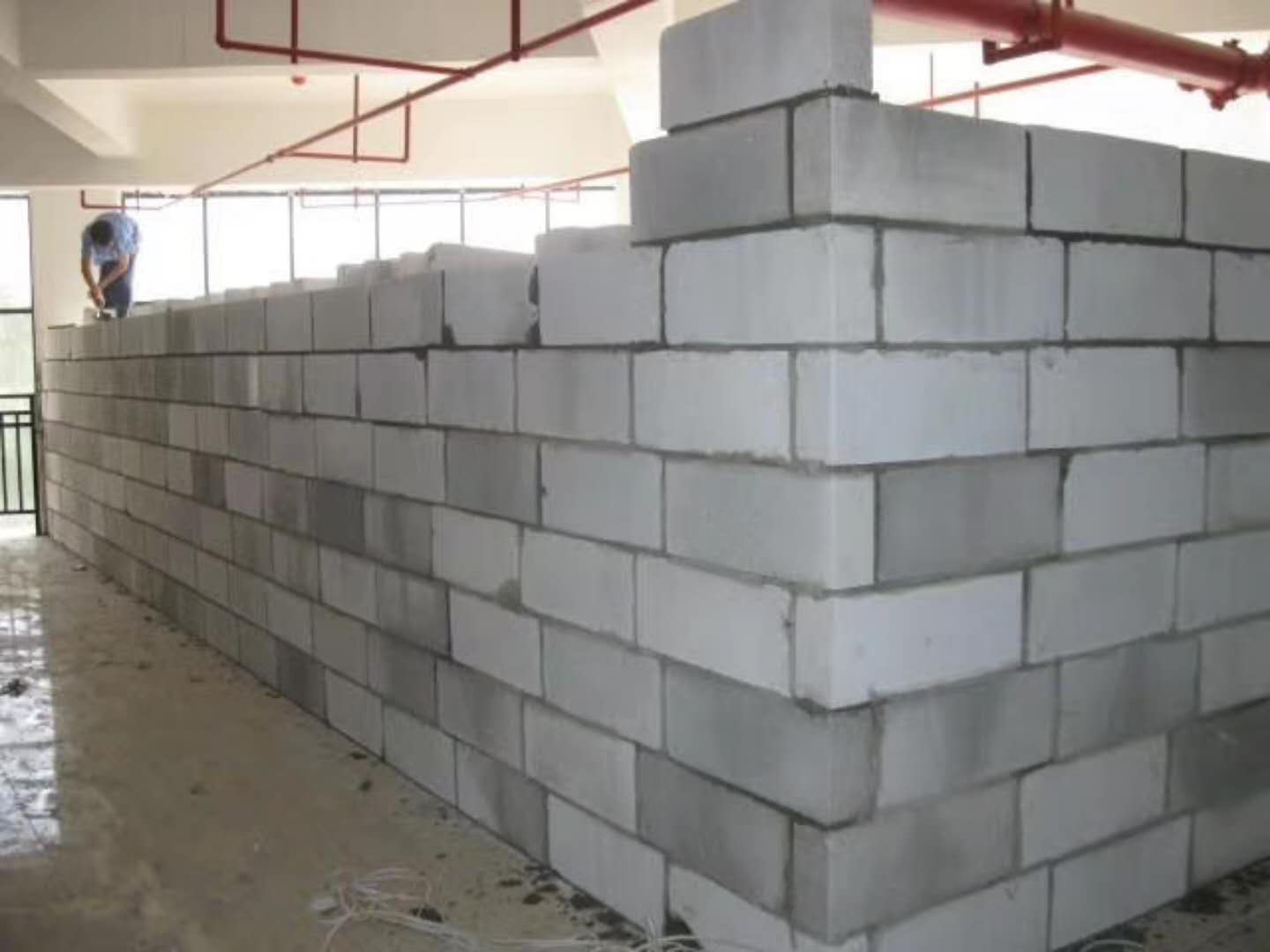 白银蒸压加气混凝土砌块承重墙静力和抗震性能的研究